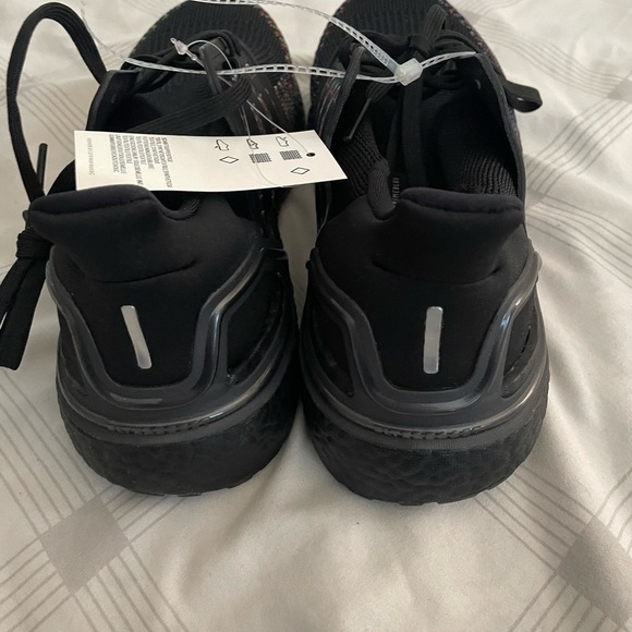 Ultraboost_20 - Picture 4 of 5